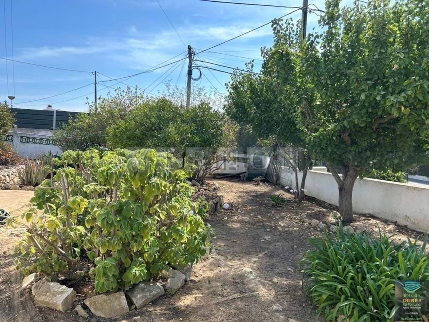 小楼房或别墅出售在 Mato Serrão - Vale da Lapa - Vale Currais - 花园