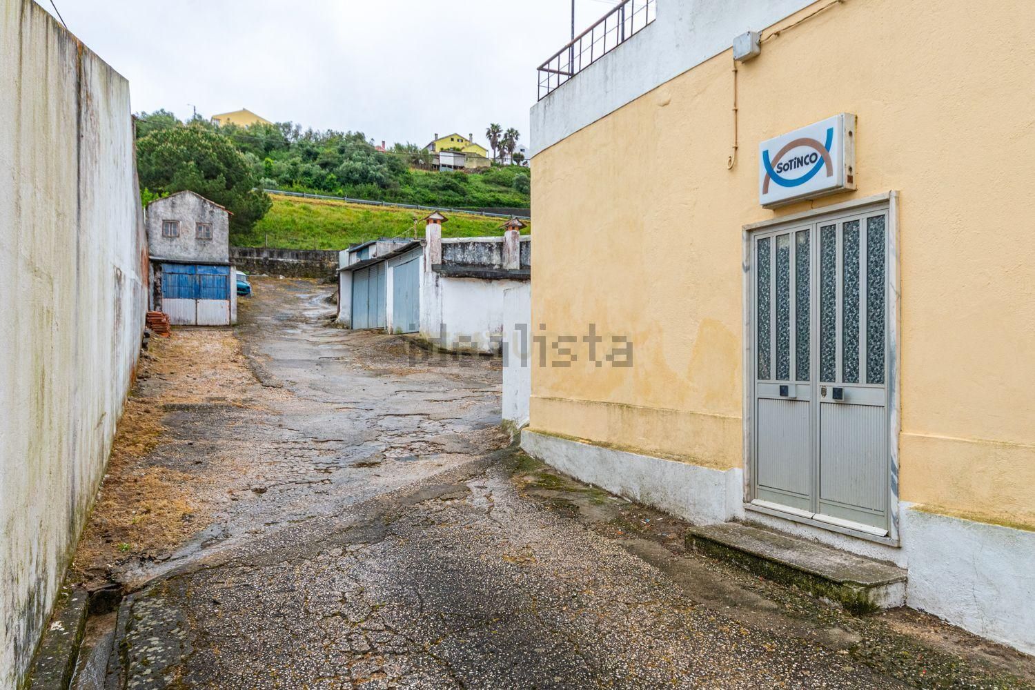 小楼房或独栋别墅出售在Bairro Novo s/n - 视线
