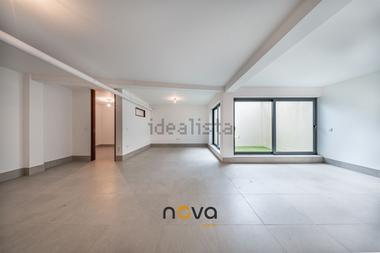 小楼房或独栋别墅出售在Rua Silveira Campos, 106 - 停车位