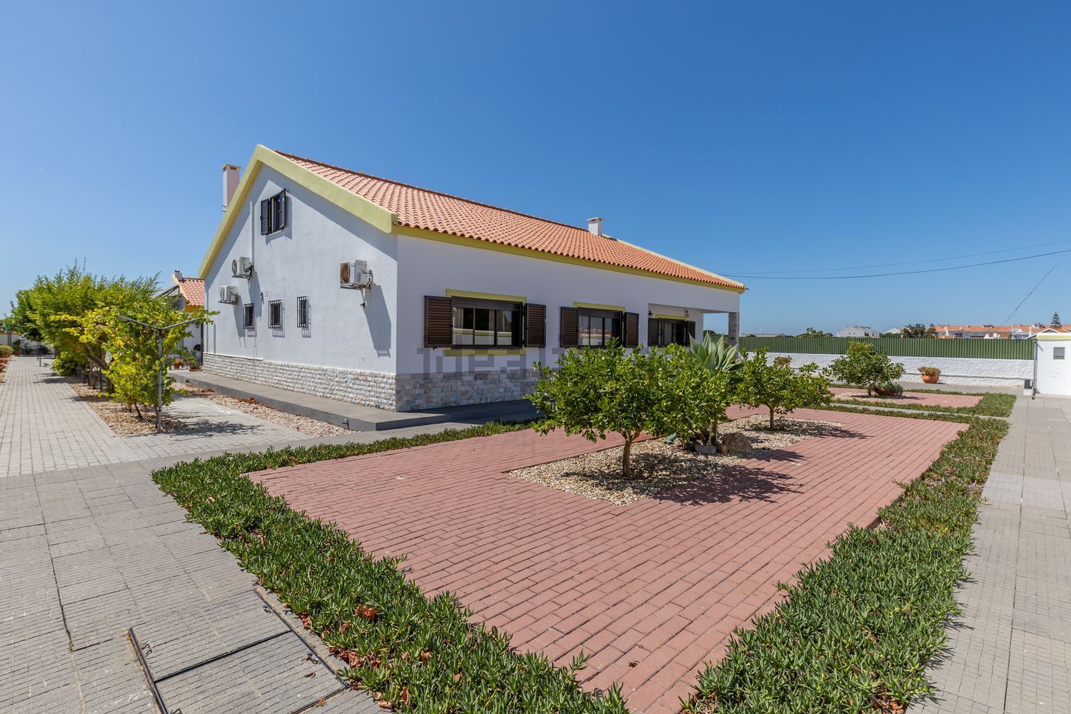 小楼房或独栋别墅出售在 Quinta Do Caixeiro(samouco) Samouco - 外立面