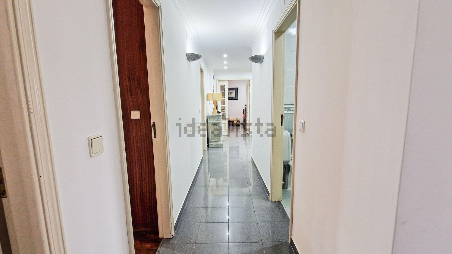 公寓 t4出售在Avenida José Eduardo Vitor das Neves, 10 - 过道