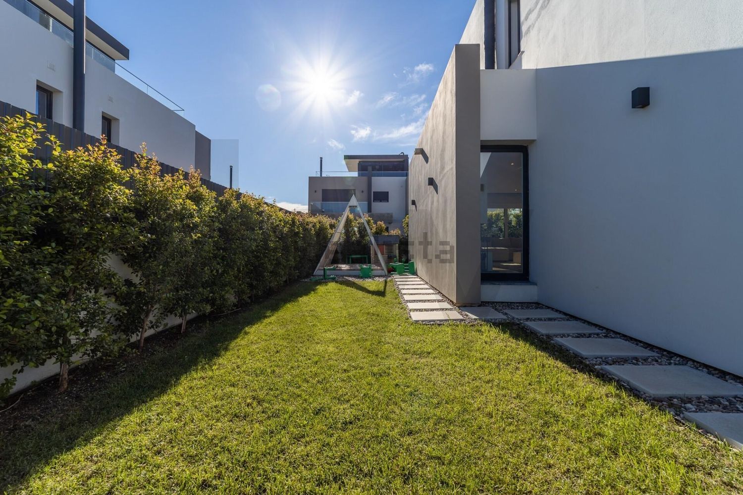 双拼别墅出售在Rua Gonçalves Correia, 69 - 外立面