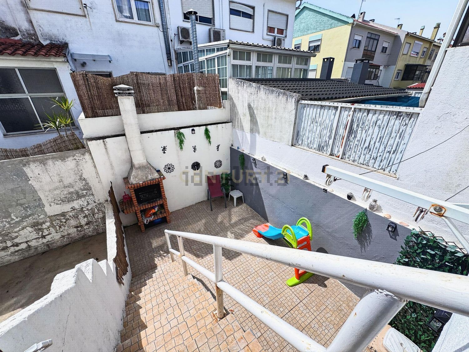 联排别墅出售在Avenida Vale de Milhaços, 311 - 阳台