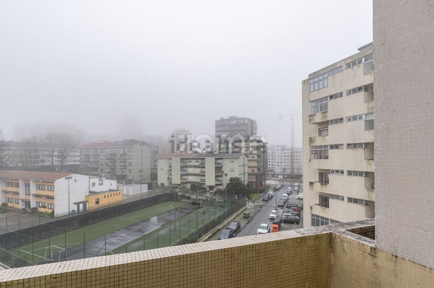 出租公寓 t3在Rua Moçambique, 137 - 门廊