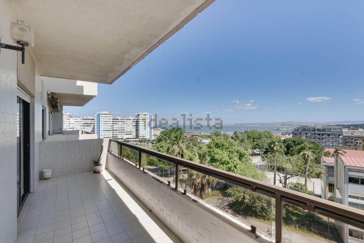 公寓 t4出售在Avenida Professor Egas Moniz, 2 C - 阳台