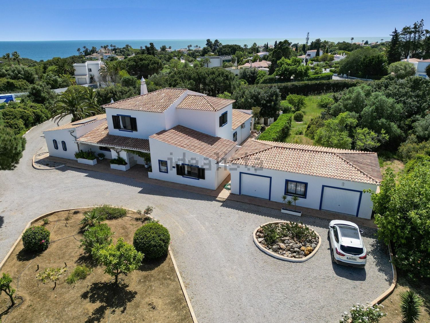 小楼房或别墅出售在Rua do Clube Carvoeiro s/n - 外立面