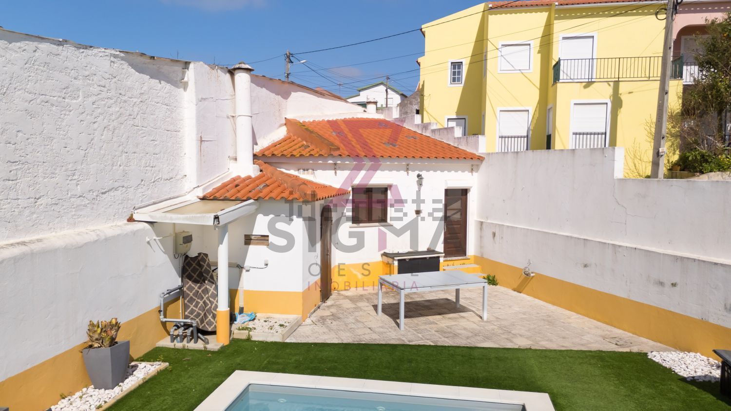 小楼房或独栋别墅出售在 São Bartolomeu dos Galegos e Moledo - 外立面