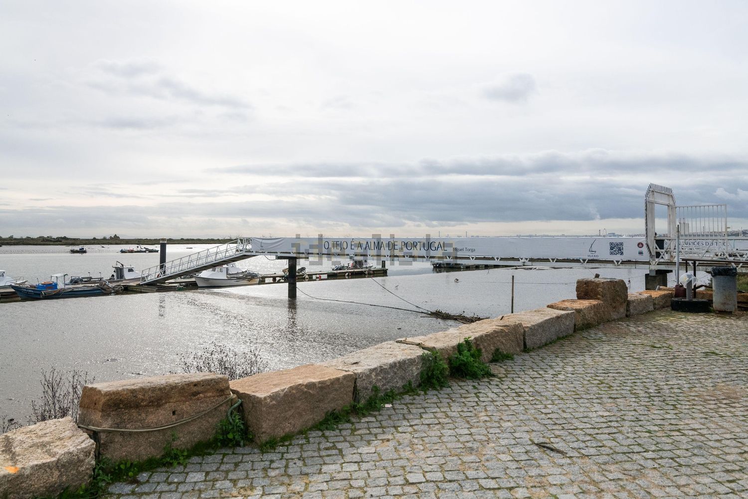 公寓 t3出售在Rua Cais da Pedra, 4 - 视线