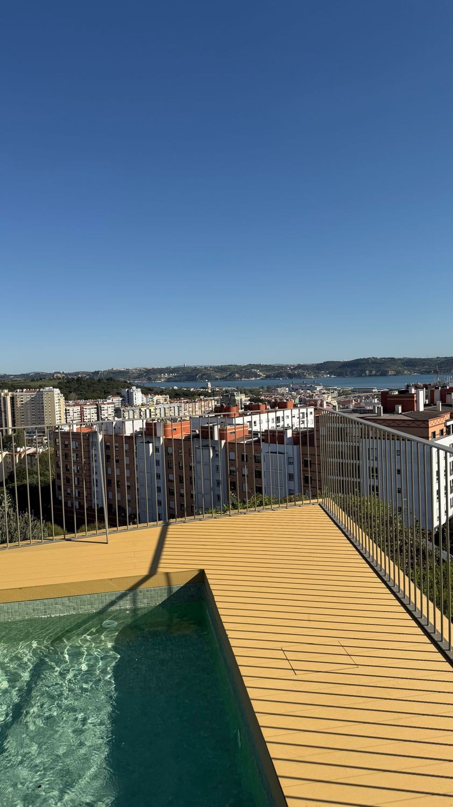 出租t0（单人公寓）在Rua Coronel José Núncio, 6 - 照片