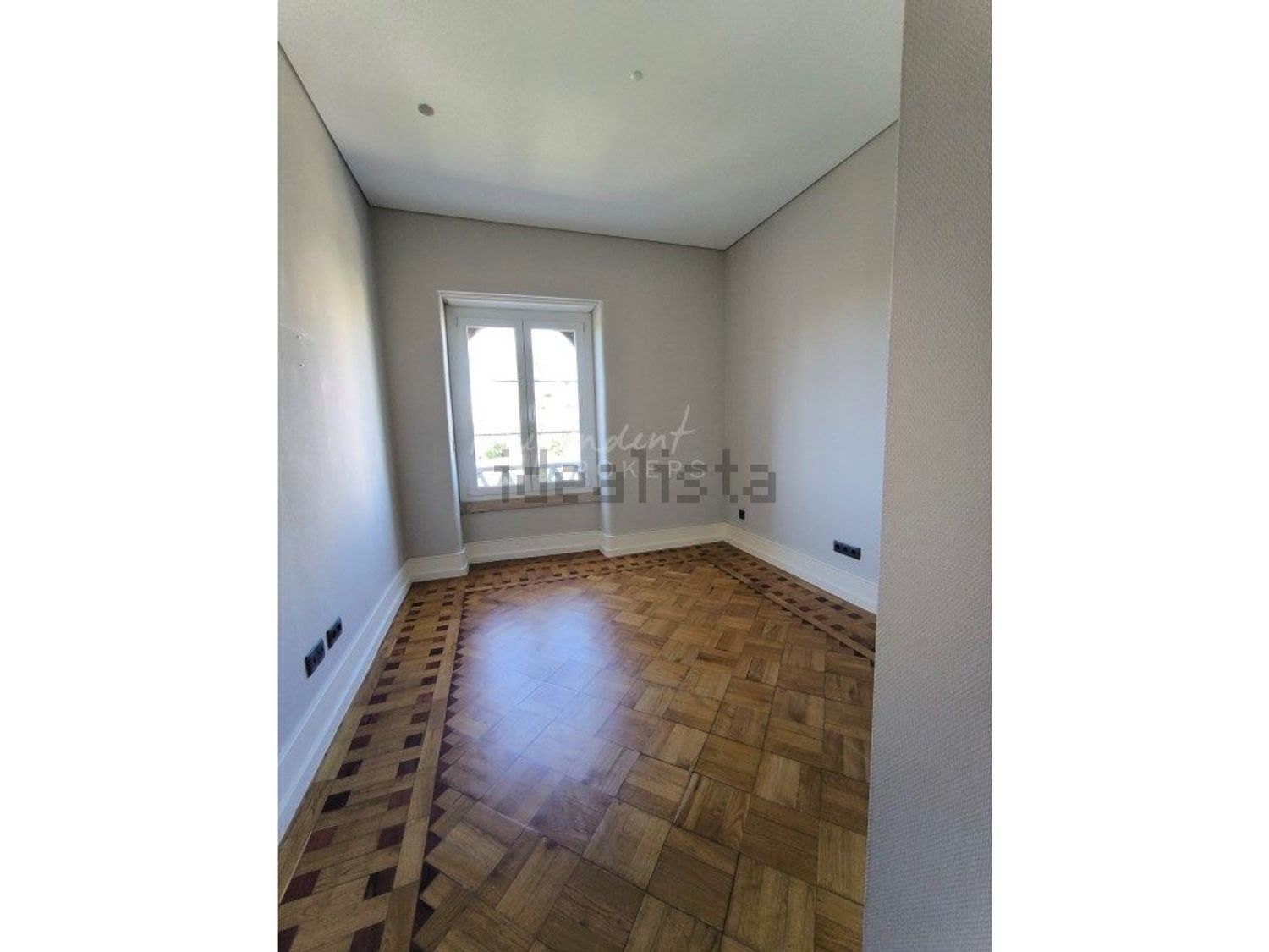 出租公寓 t5在Avenida Sidónio Pais, 14 - 居住