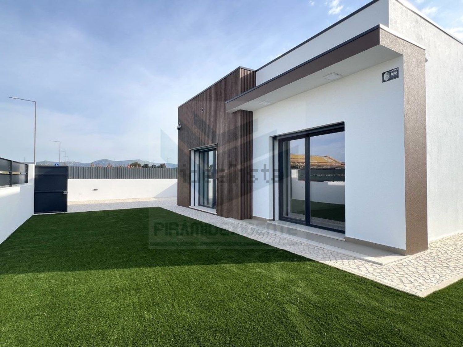 小楼房或独栋别墅出售在 Vila Nogueira de Azeitão - 外立面