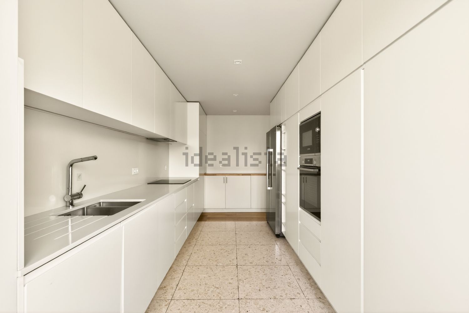 出租公寓 t3在Avenida Infante Dom Henrique, 620 - 厨房