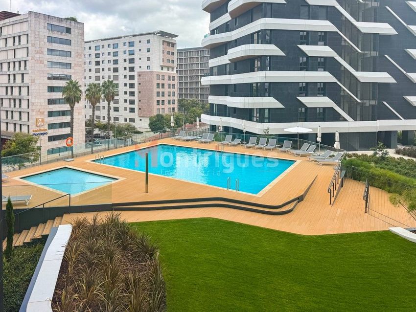 出租公寓 t2在Rua do Adeus Português