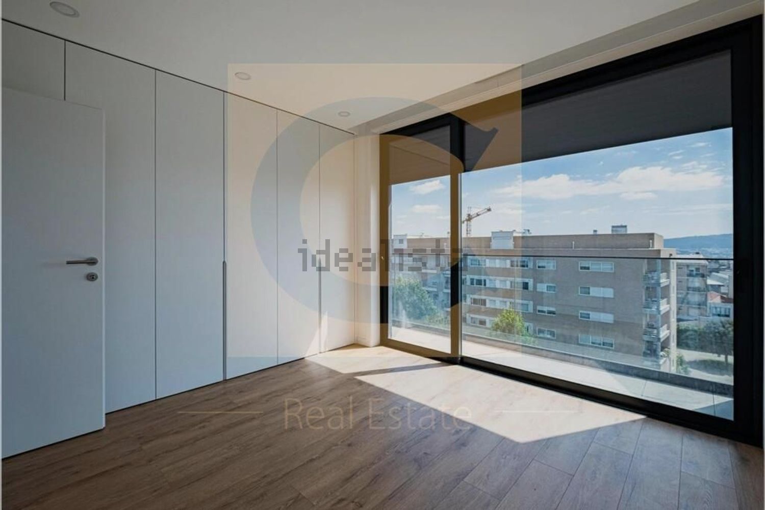 公寓 t1出售在 Hospital São João - Pólo Universitário - 居住
