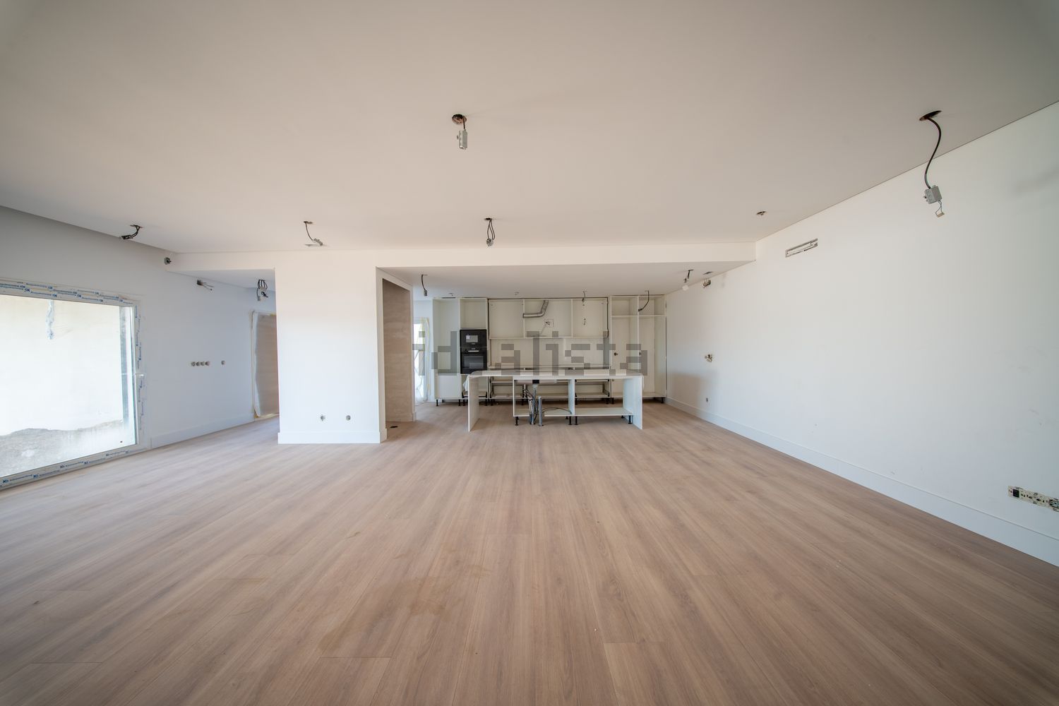双拼别墅出售在Caminho Municipal - 客厅