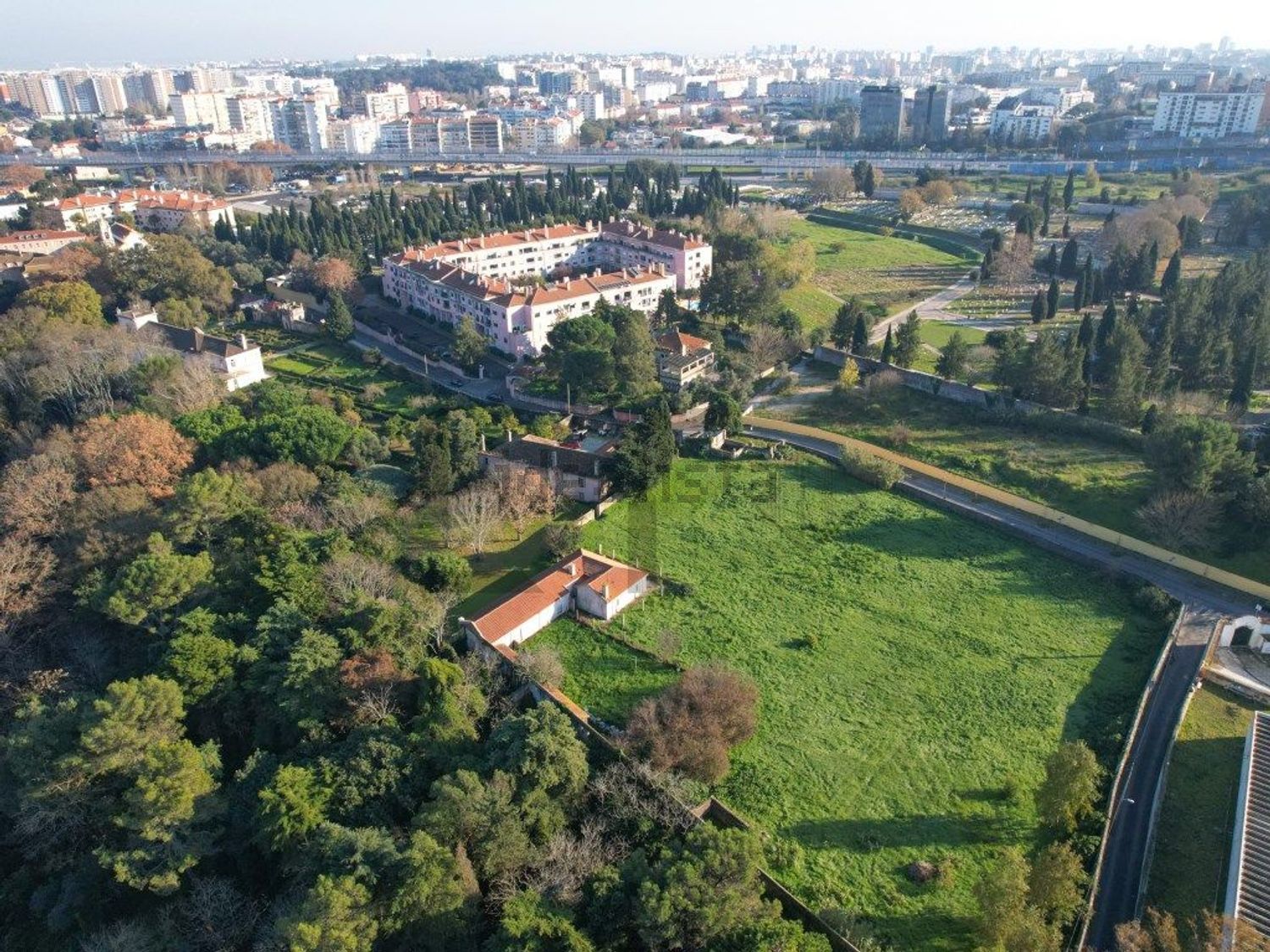 小楼房或独栋别墅出售在Estrada do Lumiar - 照片