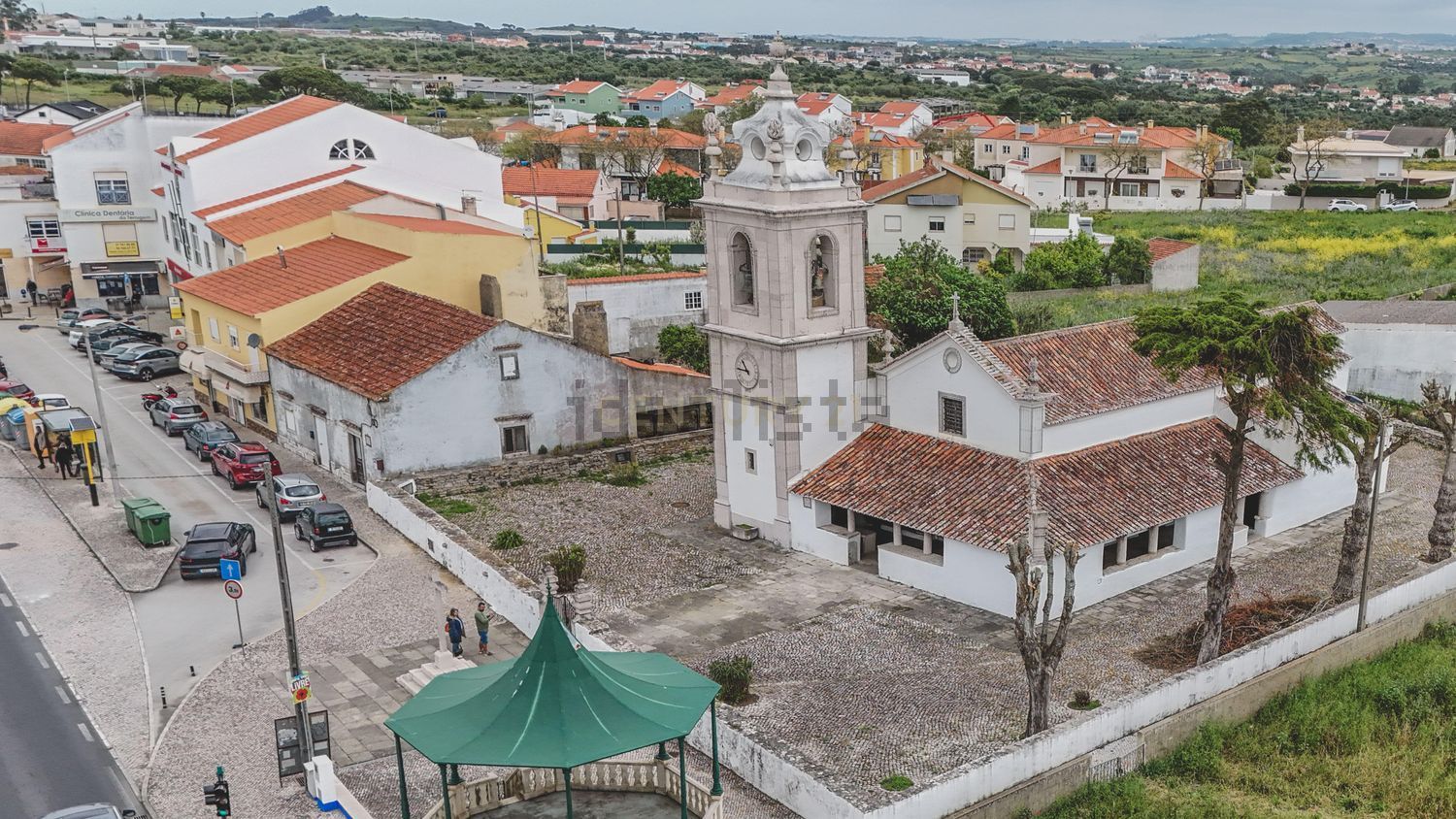 小楼房或独栋别墅出售在Largo Francisco Duarte Prego, 8 - 外立面