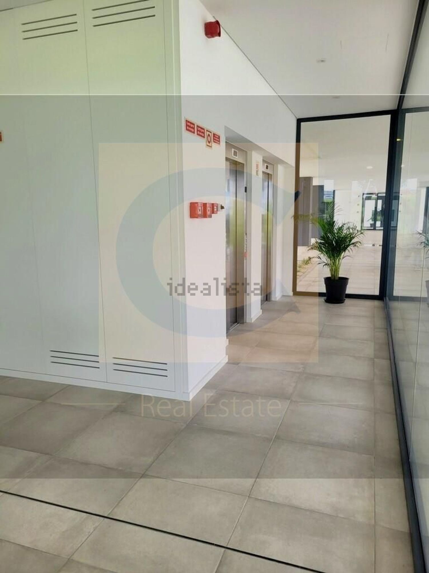 出租t0（单人公寓）在 Hospital São João - Pólo Universitário - 过道