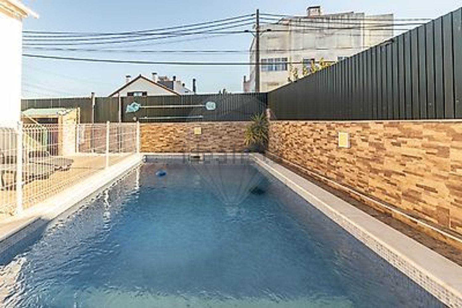 小楼房或独栋别墅出售在Rua Gil Vicente - 游泳池