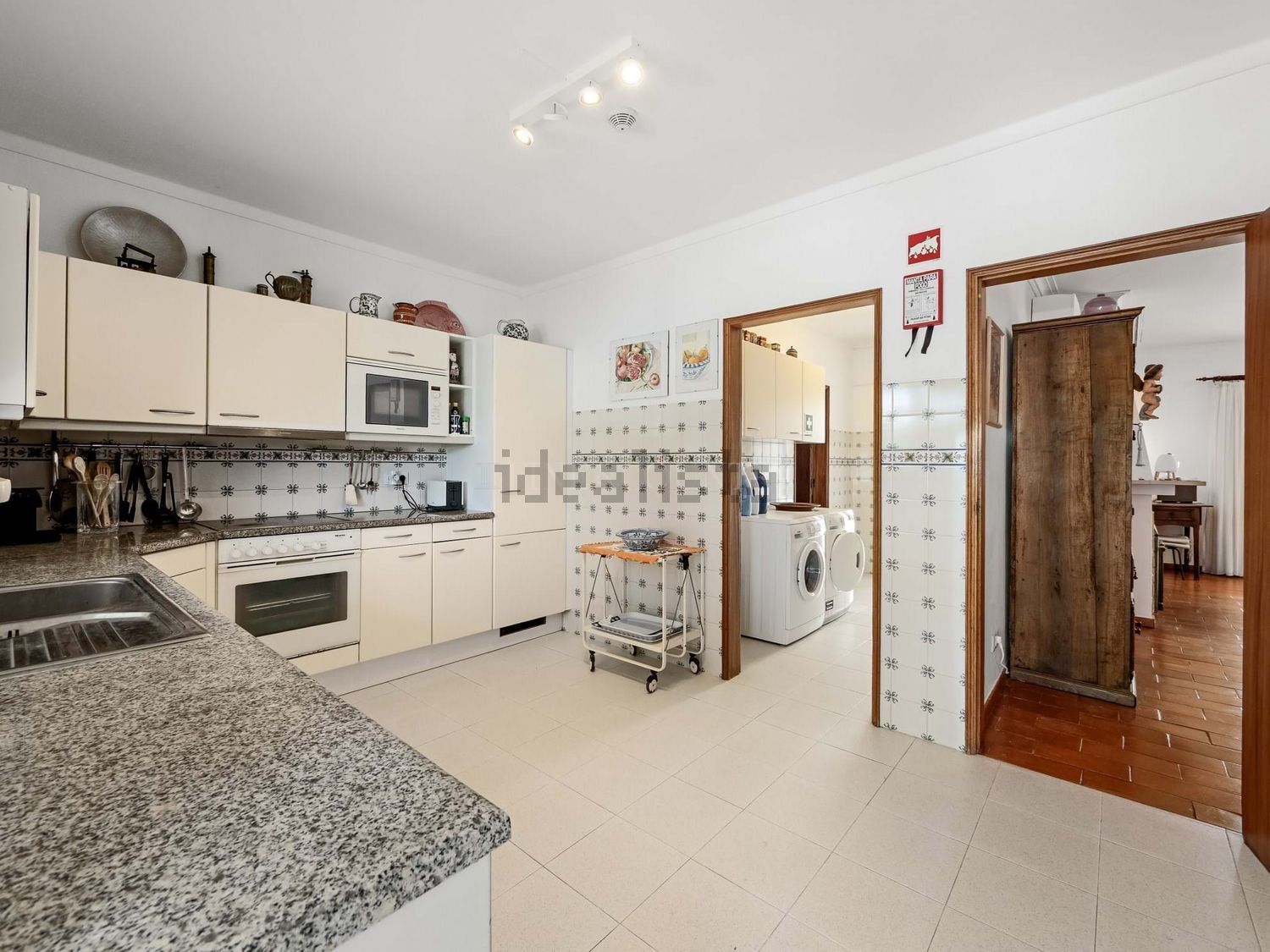 小楼房或别墅出售在Rua do Clube Carvoeiro s/n - 厨房