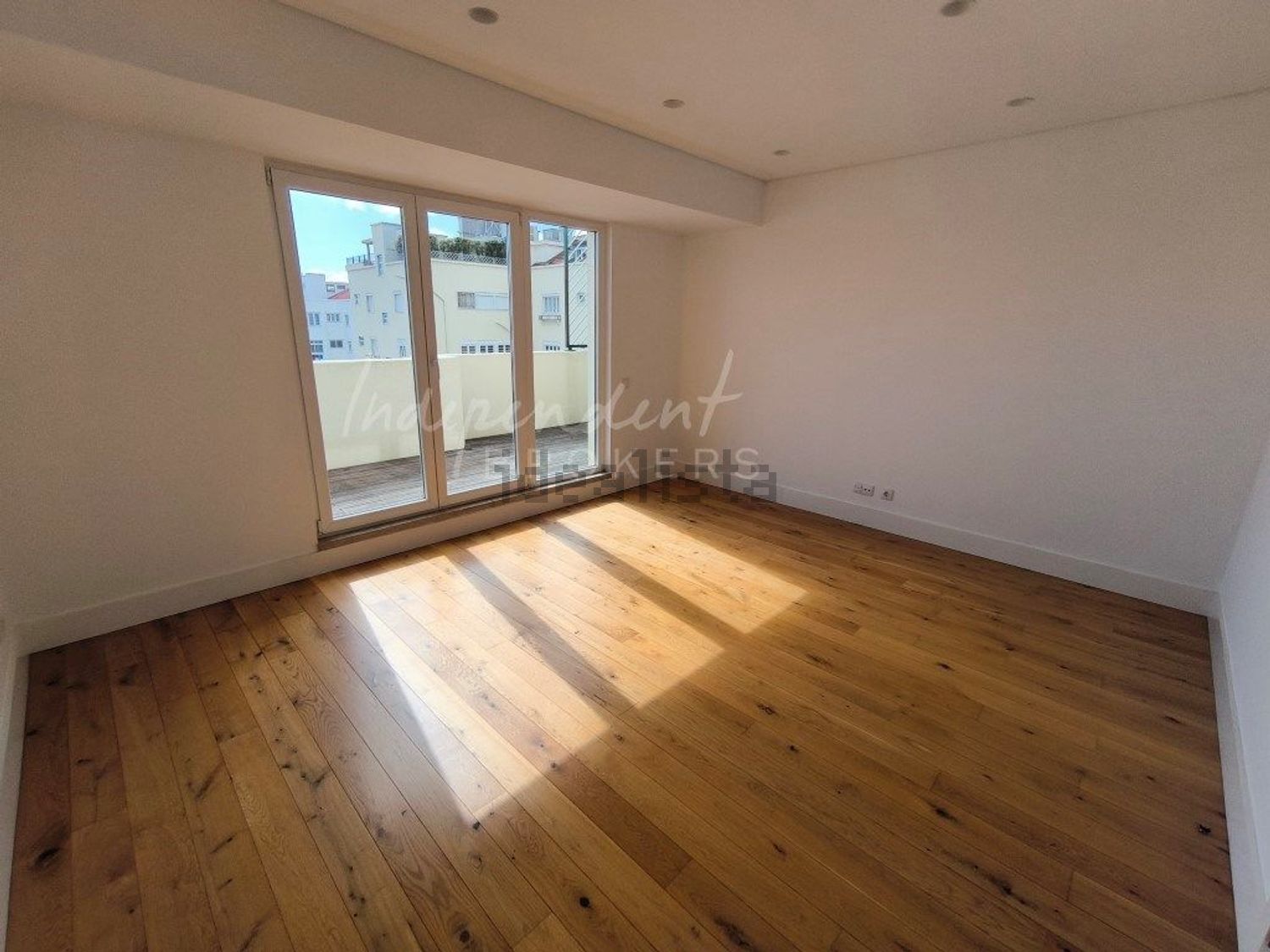 出租公寓 t4在Avenida António Augusto de Aguiar, 27 D - 居住
