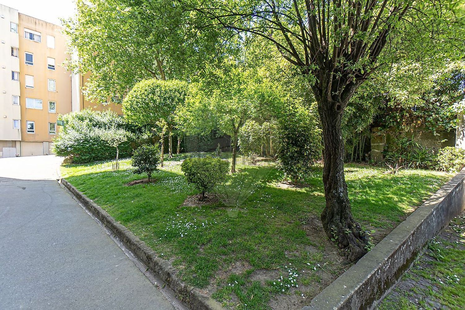 公寓 t3出售在Avenida do Doutor Antunes Guimarães - 花园