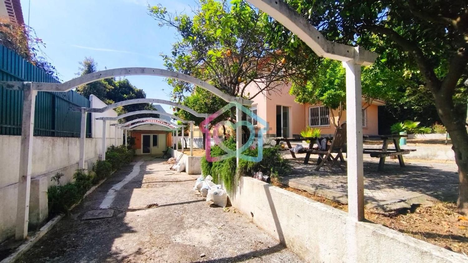 出租小楼房或独栋别墅在 Centro do Estoril - 外立面