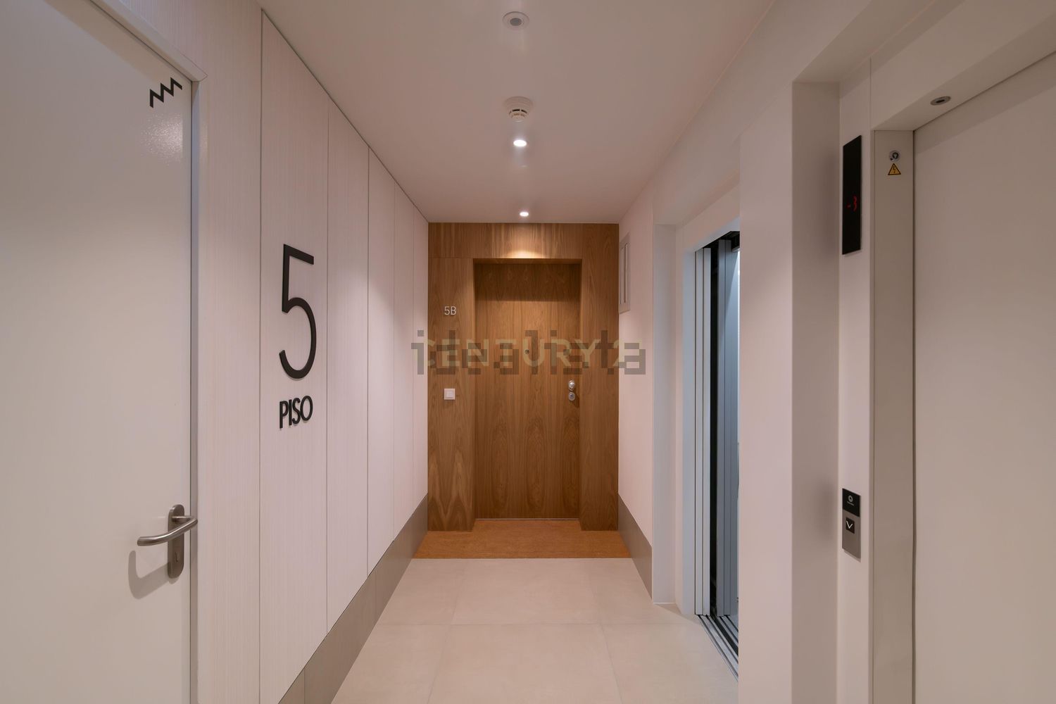 公寓 t3出售在Rua Cais da Pedra, 4 - 过道