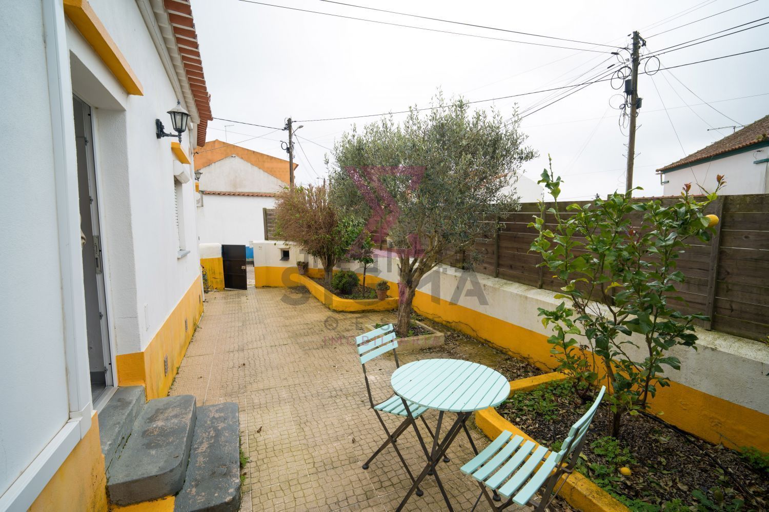 小楼房或独栋别墅出售在 São Bartolomeu dos Galegos e Moledo - 阳台
