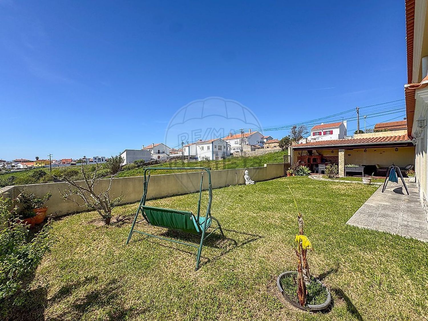 小楼房或独栋别墅出售在Caminho da Relva - 花园