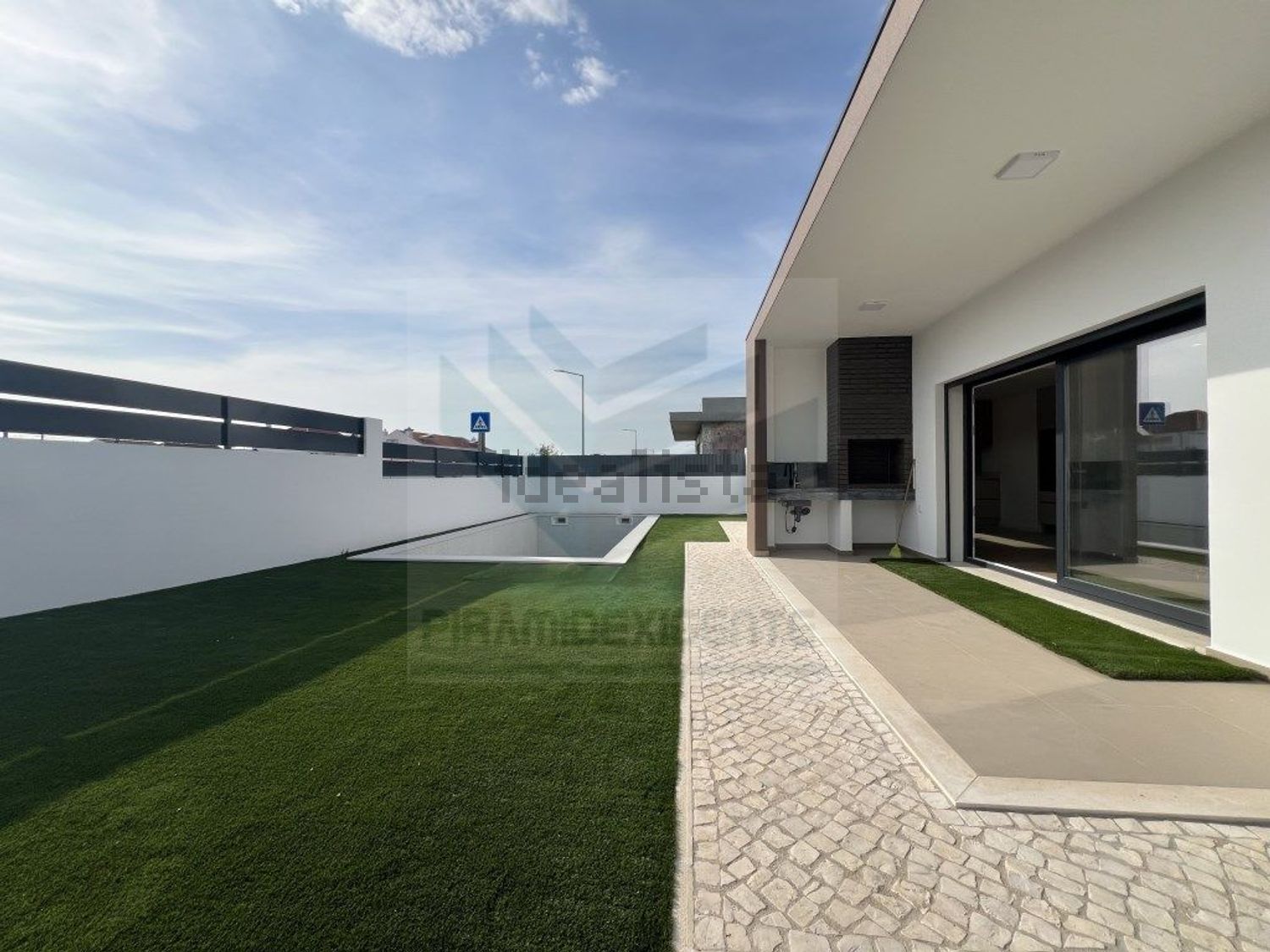小楼房或独栋别墅出售在 Vila Nogueira de Azeitão - 外立面