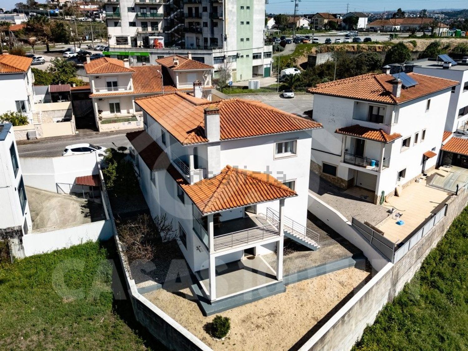小楼房或独栋别墅出售在Rua Cruz de São Tomé, 2 - 外立面
