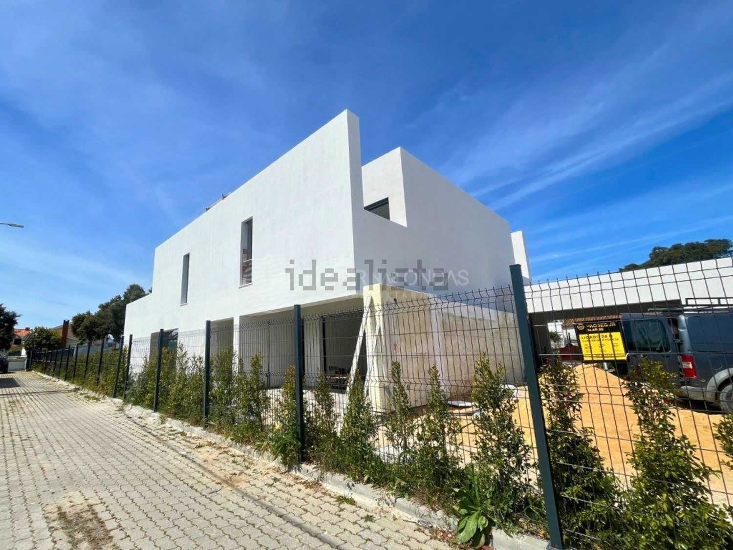小楼房或独栋别墅出售在Rua Chave de Valadares, 14 - 外立面