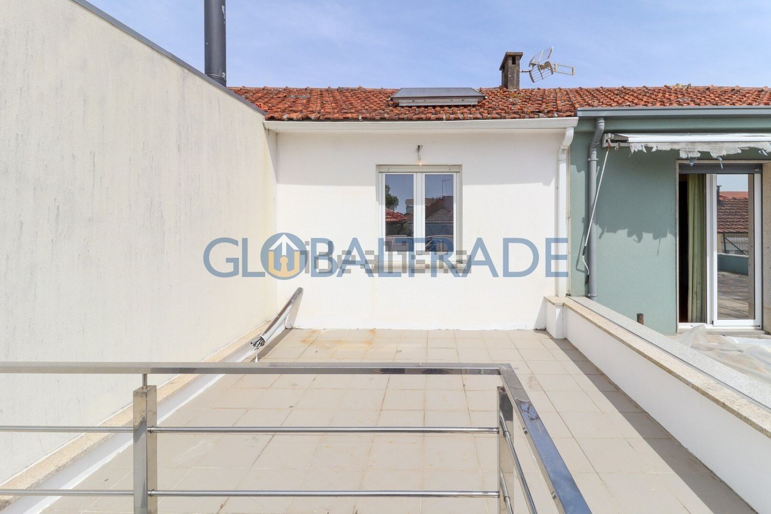 出租小楼房或别墅在 Cooperativa dos Arquitectos - Fonte da Moura - Pedra Verde - 阳台