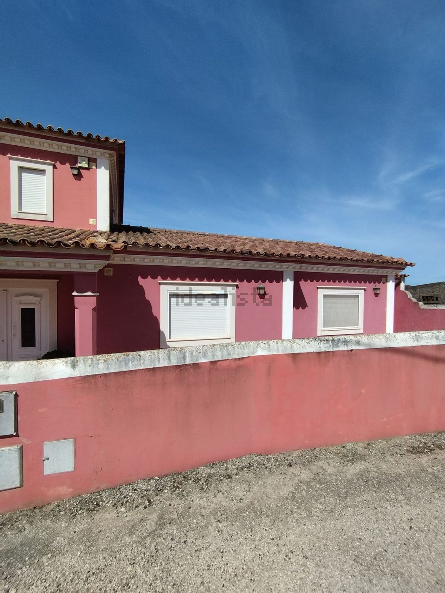 小楼房或独栋别墅出售在Bairro do Calvo, 45 - 外立面