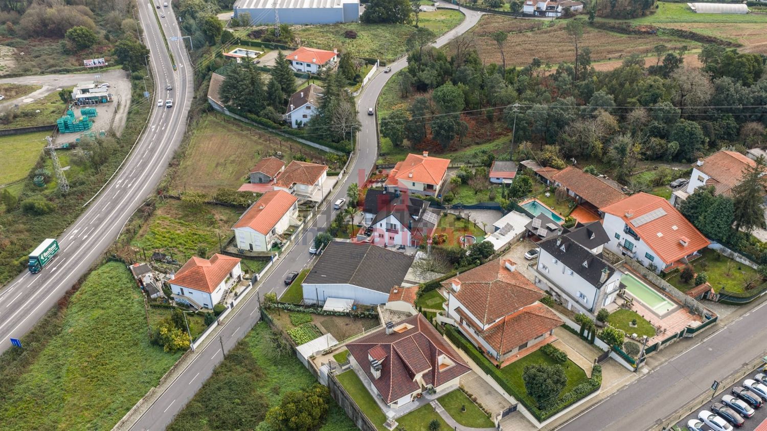 小楼房或独栋别墅出售在 Santo Tirso - Couto - Burgães - 阳台