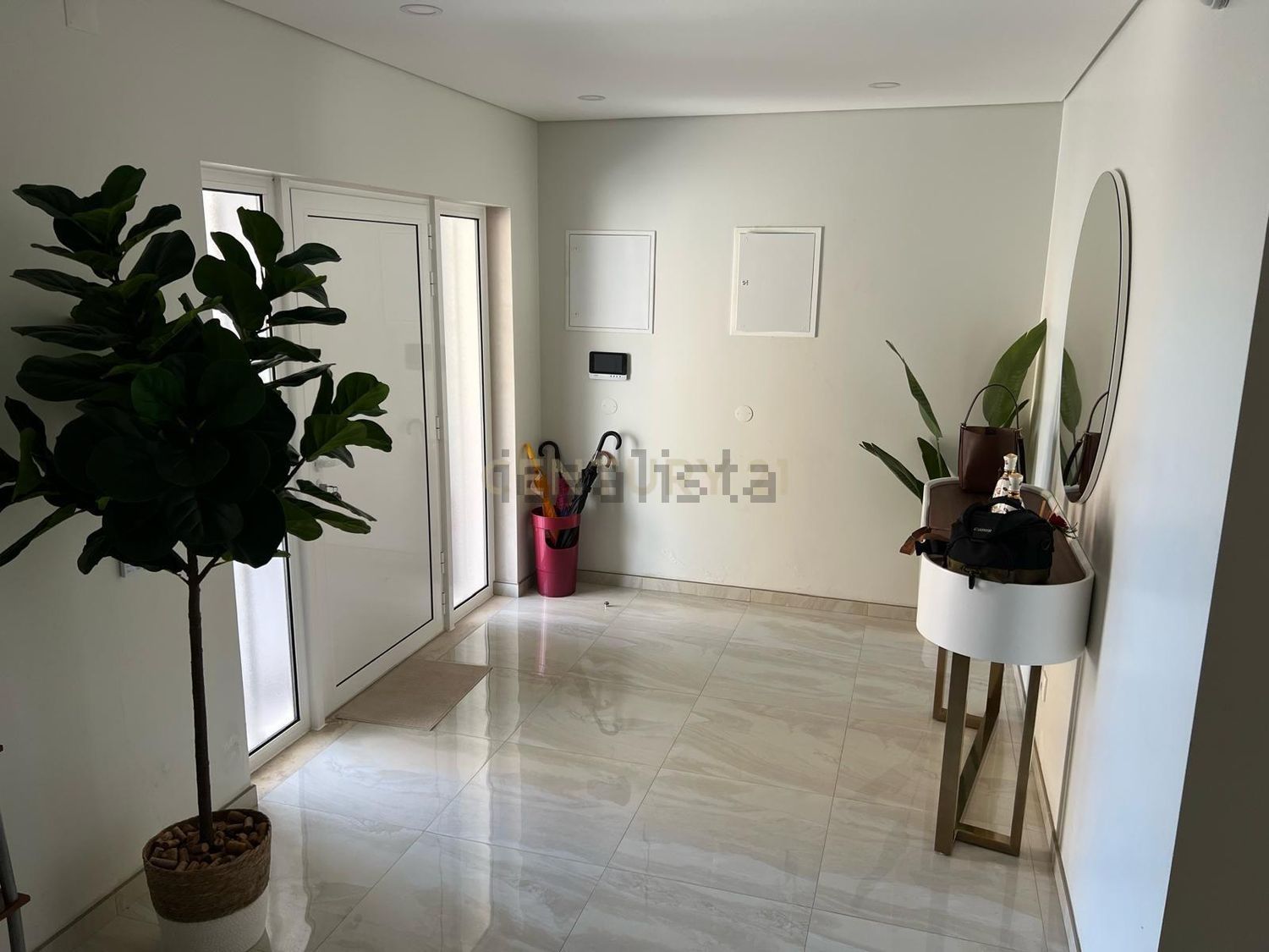 小楼房或独栋别墅出售在Rua Cidade de Rio Maior, 25 , 25a - 客厅