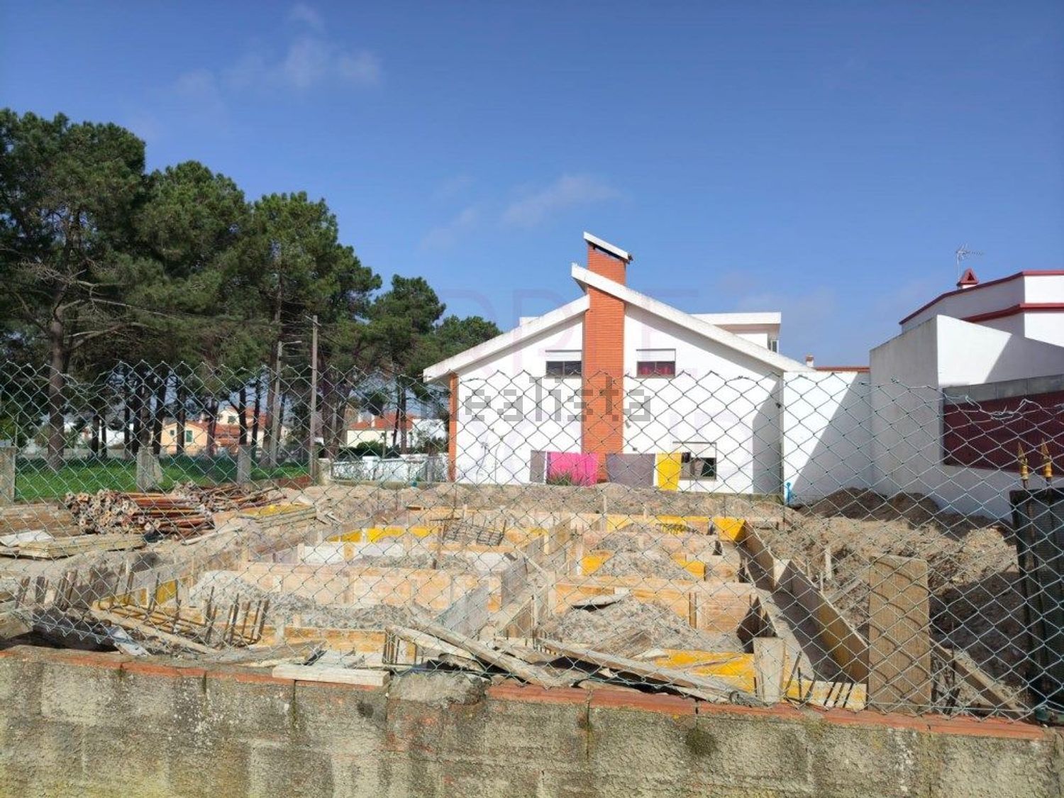 小楼房或独栋别墅出售在 Bairro Novo - Quinta Dona Maria - 外立面
