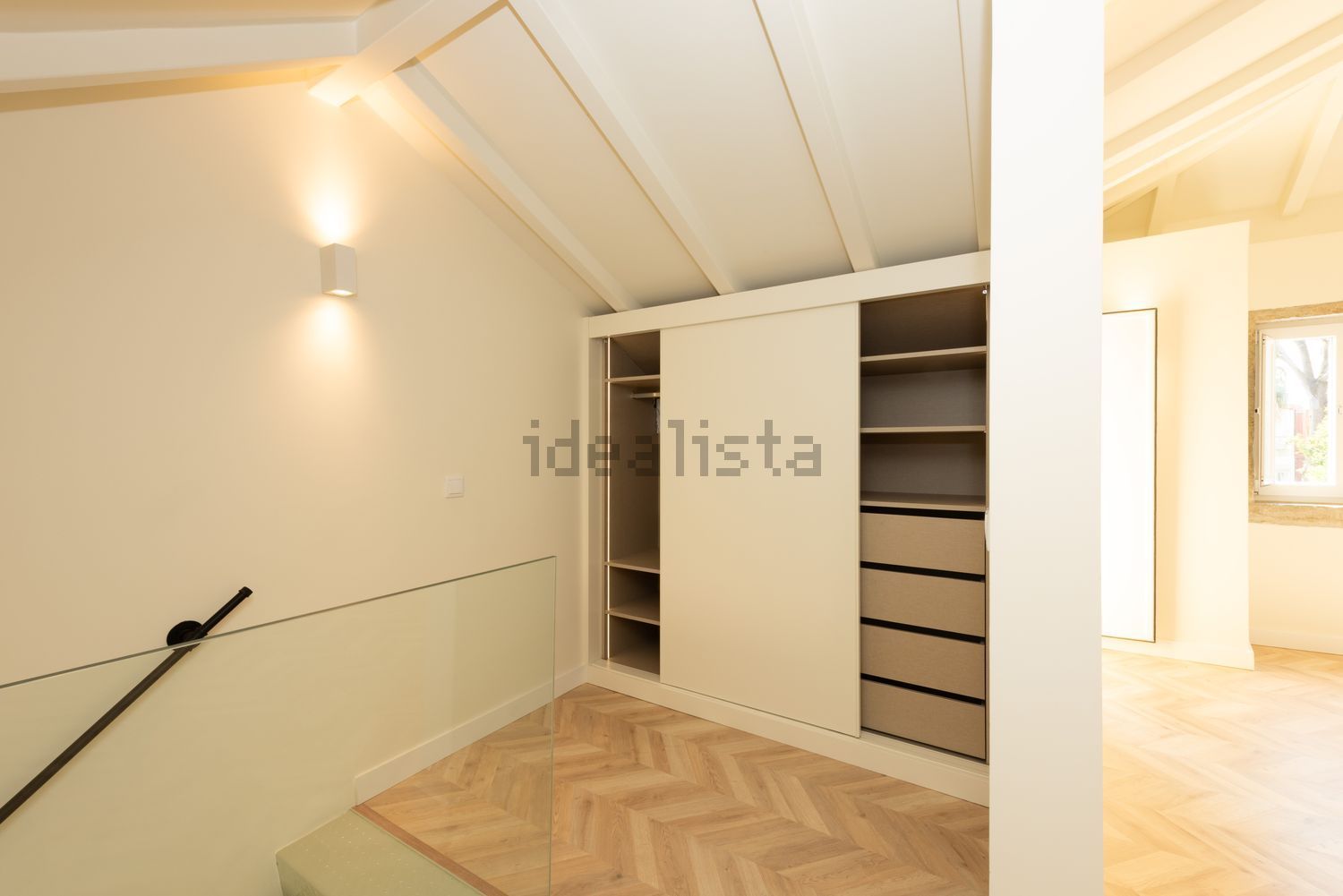 出租复式公寓在Rua de São Francisco de Sales s/n - 试衣间