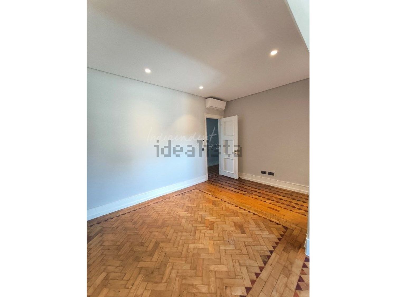 出租公寓 t5在Avenida Sidónio Pais, 14 - 居住