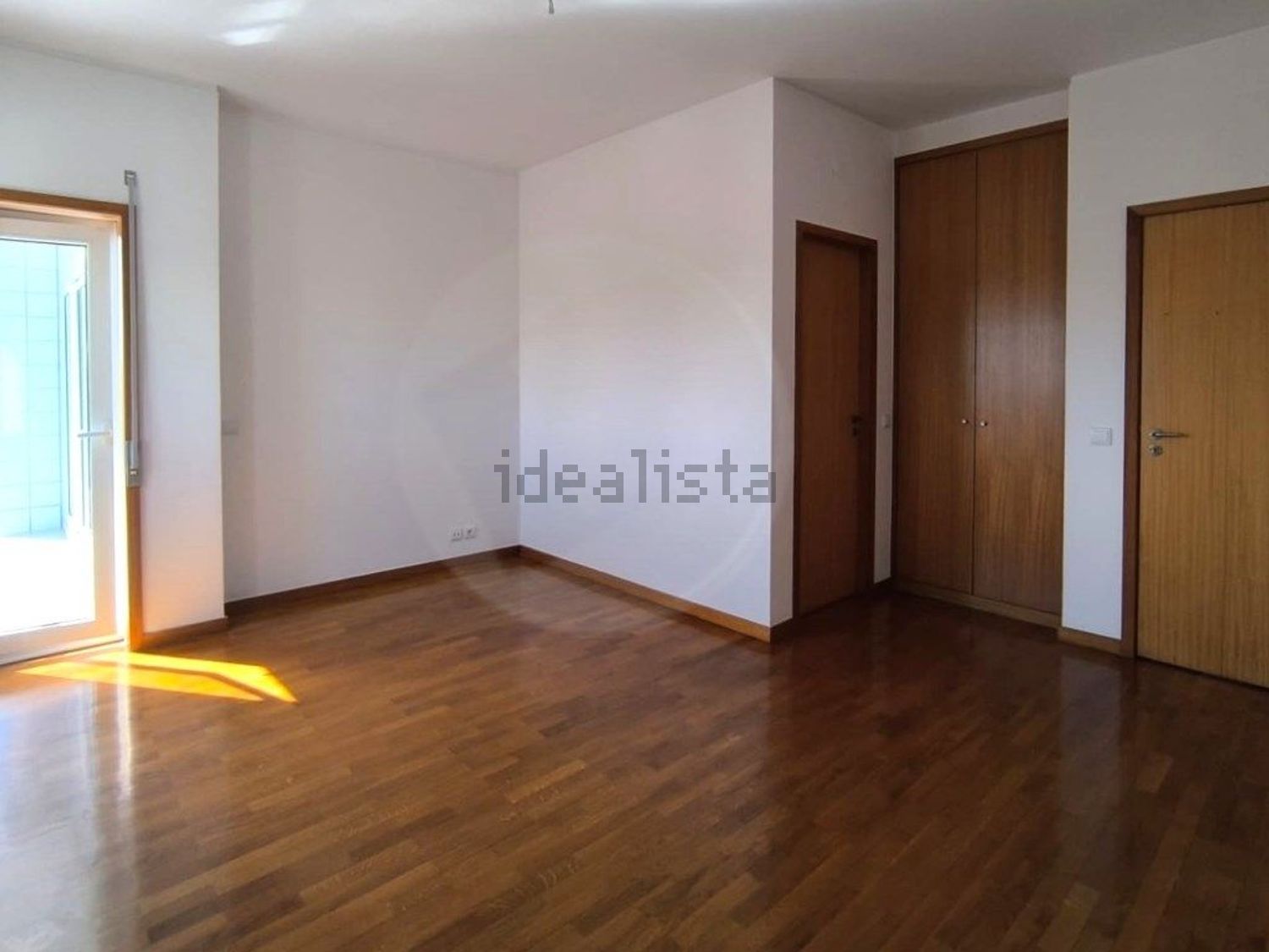 公寓 t3出售在Avenida Repatriamento dos Poveiros, 943 - 居住