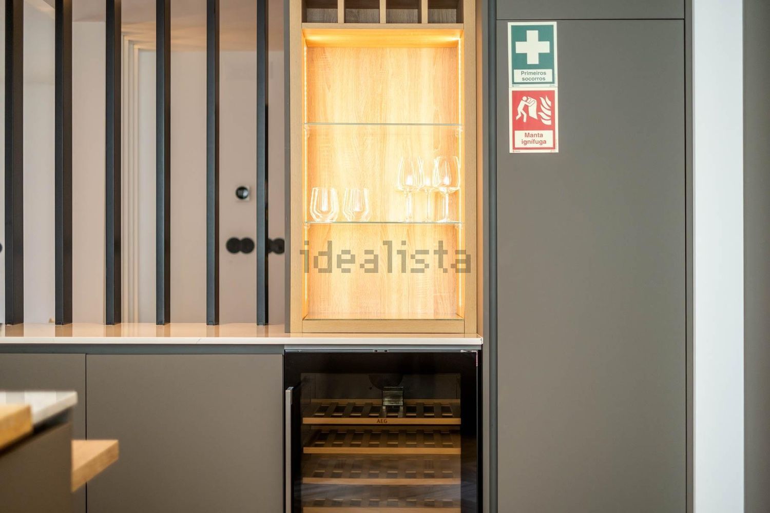 公寓 t3出售在Avenida Marginal, 7105 - 试衣间