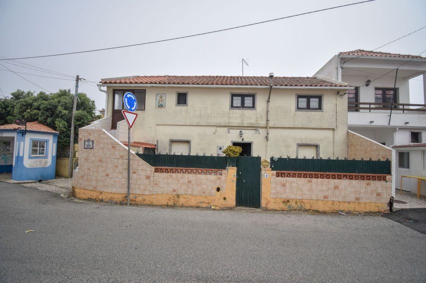 小楼房或独栋别墅出售在Rua da Serra, 1