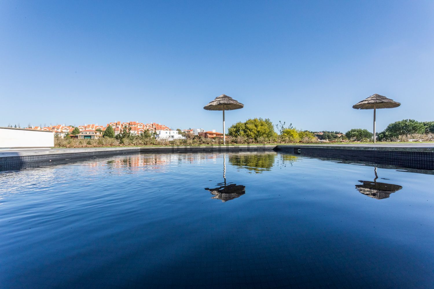 出租公寓 t2在Rua do Lago de Prata, 16 - 游泳池