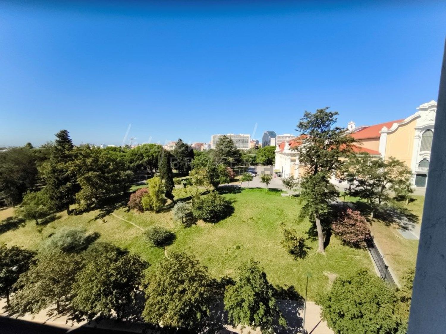 出租公寓 t5在Avenida Sidónio Pais, 14 - 花园
