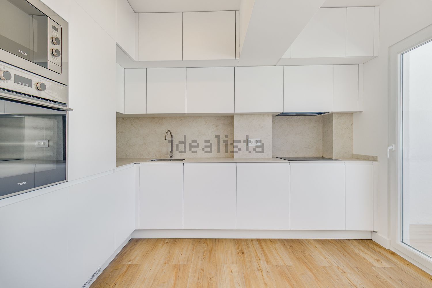 出租公寓 t2在Avenida 25 de Abril, 20 - 厨房
