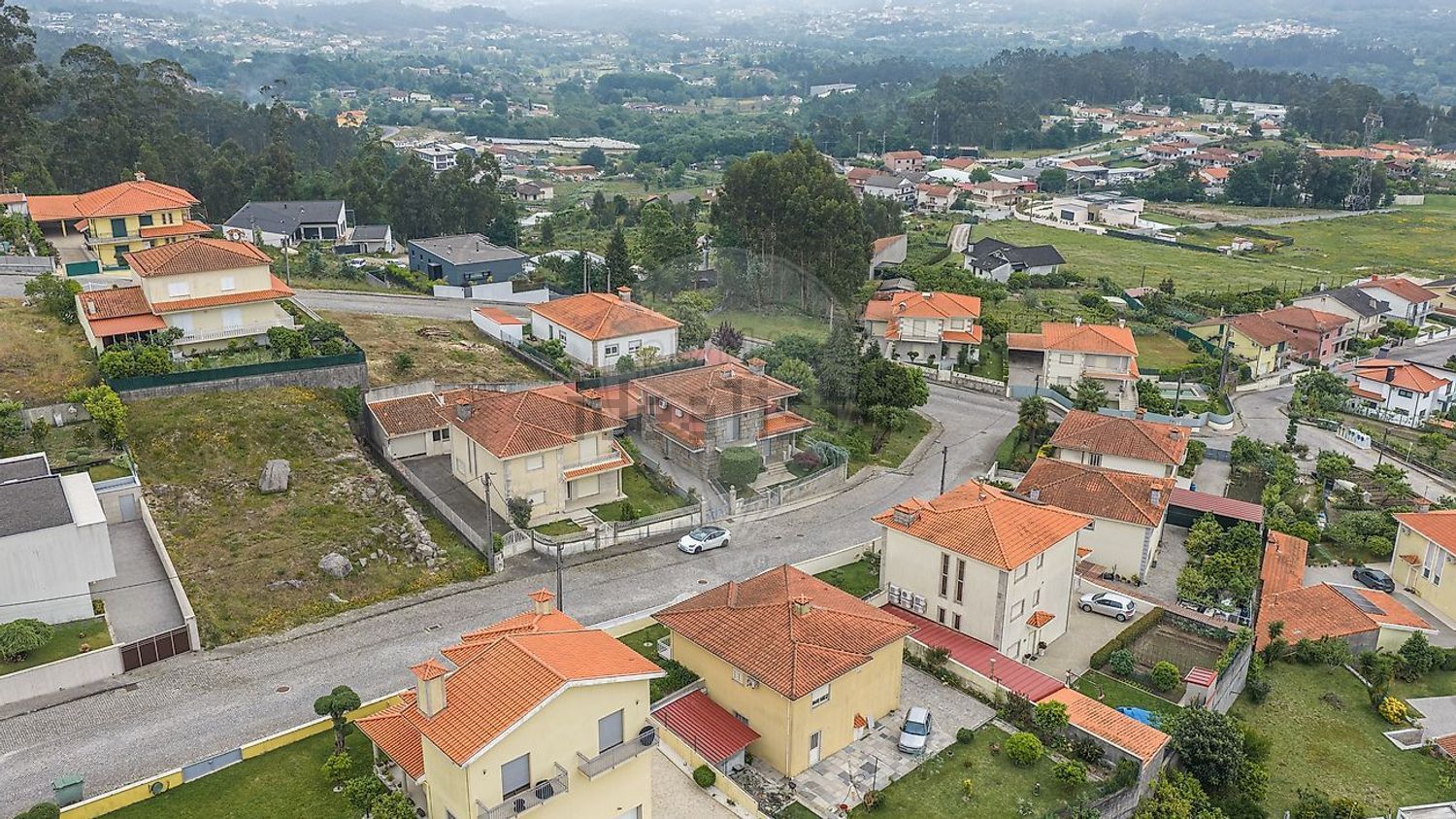 小楼房或独栋别墅出售在 Lugar de Ribeirinho, 4830-371 s/n - 外立面
