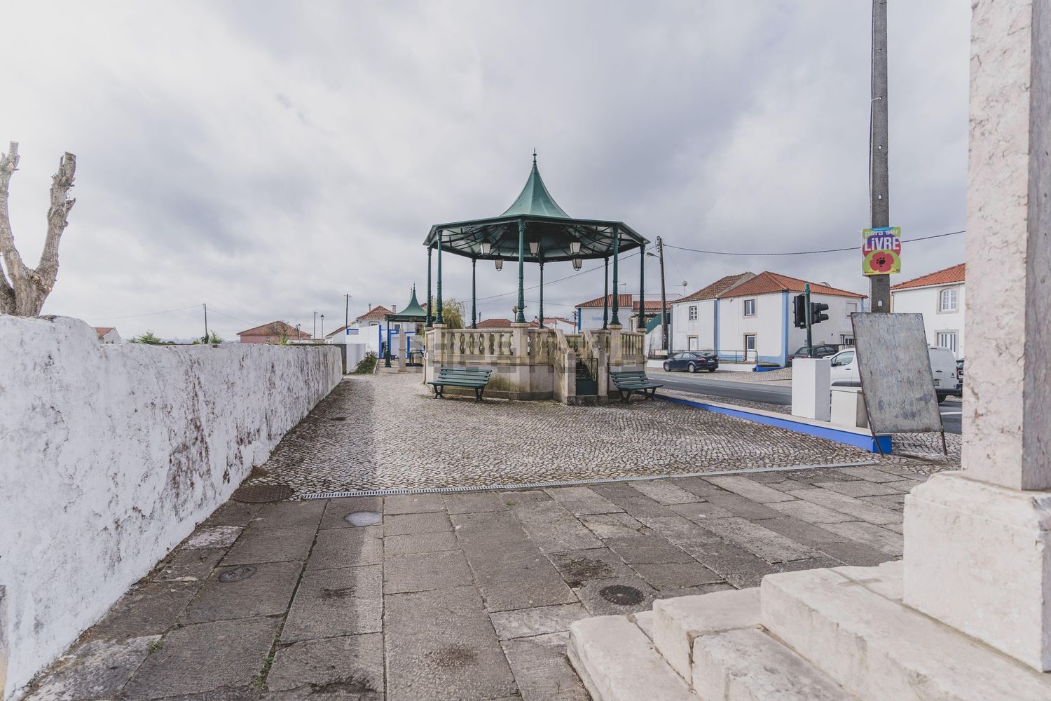 小楼房或独栋别墅出售在Largo Francisco Duarte Prego, 8 - 外立面