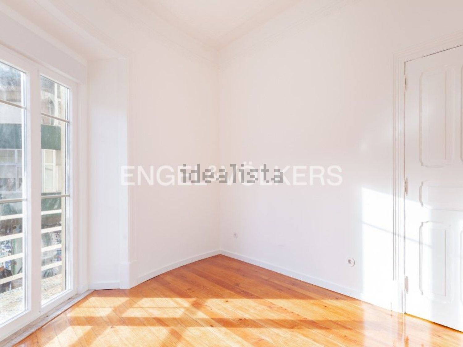 公寓 t3出售在Avenida General Roçadas - 居住