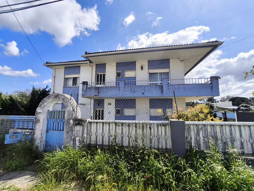 小楼房或独栋别墅出售在 Santo António da Charneca